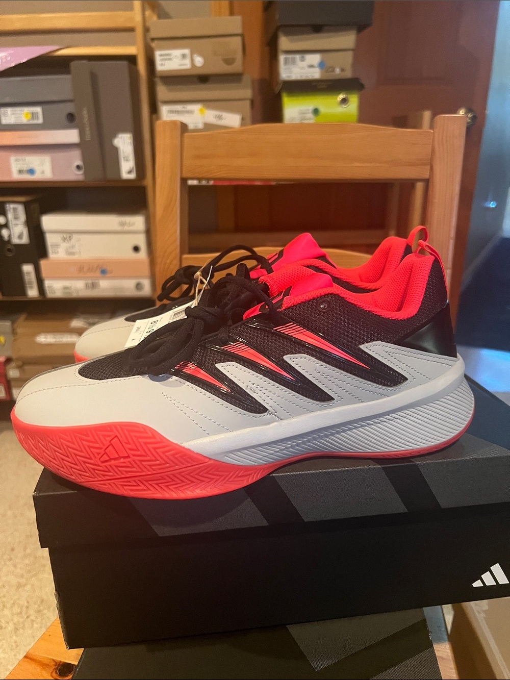 Adidas Dame Certified 3 Men's 8.5 Women’s 9.5 Basketball